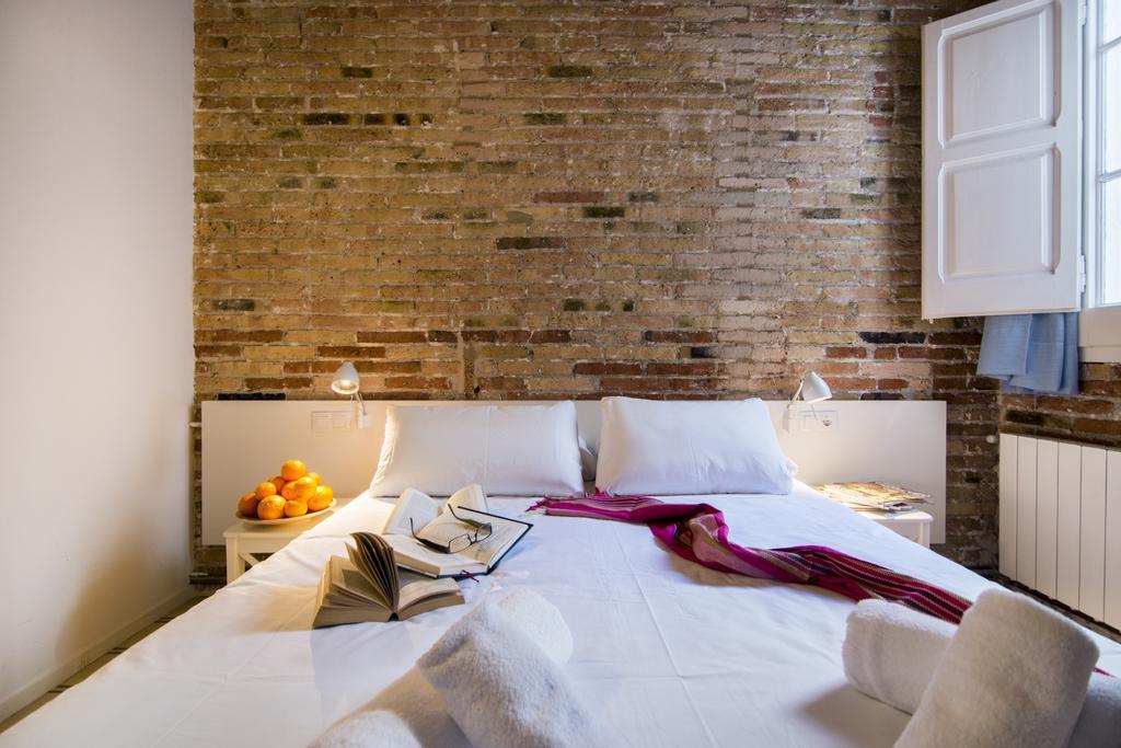 Happy People Gaudi Sant Pau Apartments Barcelona Exterior photo