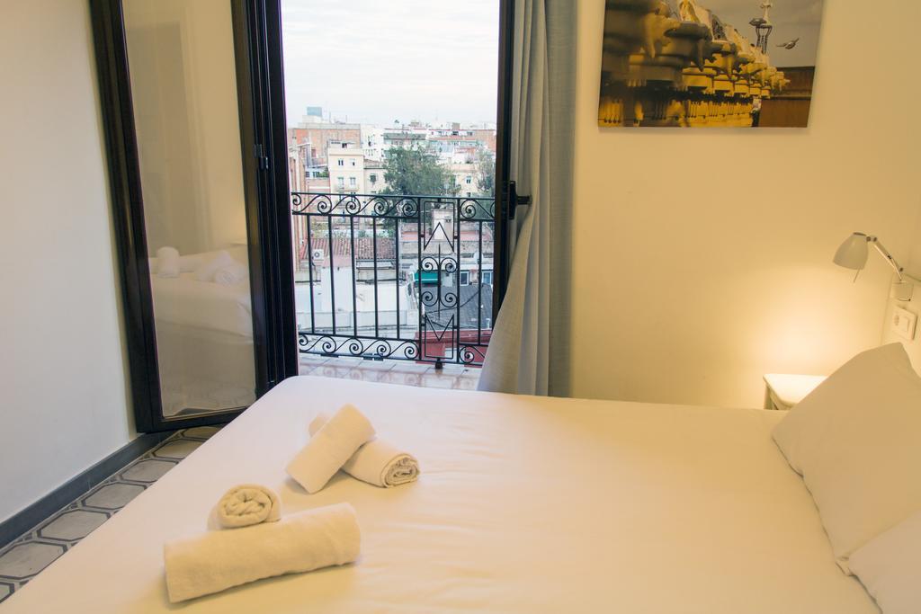 Happy People Gaudi Sant Pau Apartments Barcelona Exterior photo